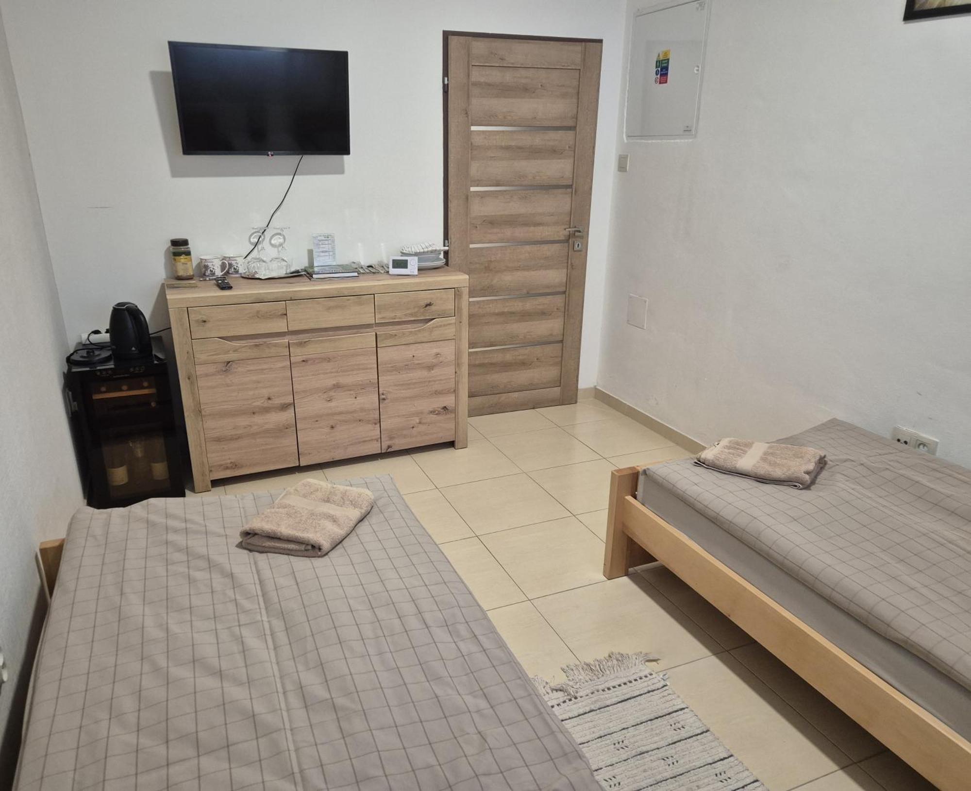 Kasnyik Winery Guest House Strekov ภายนอก รูปภาพ